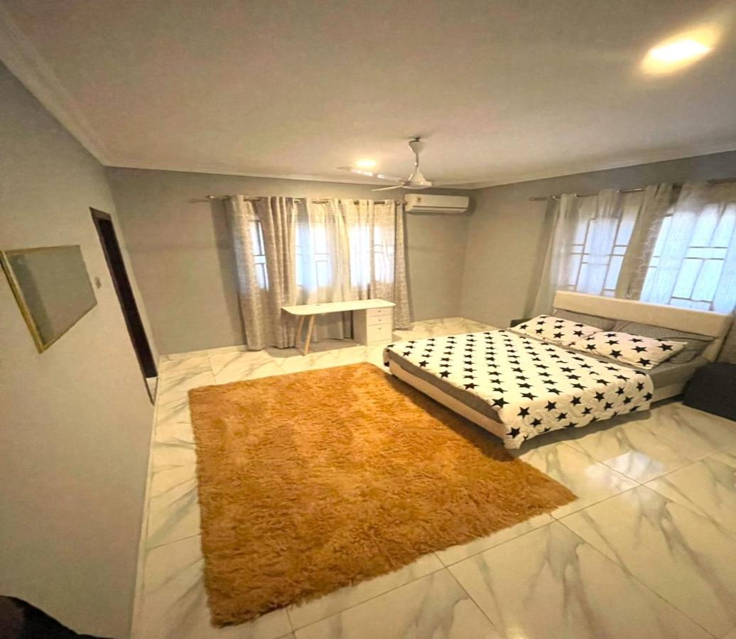 Апартаменты Detouz Lodging Аккра Экстерьер фото